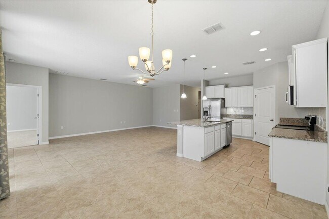 Building Photo - 145 Waterside Cir