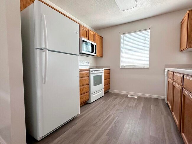 Building Photo - 327 N 270 W