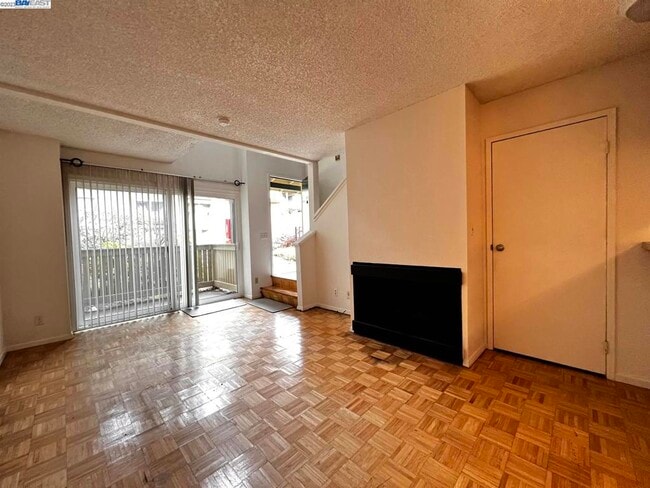 Building Photo - 385 Mandarin Dr