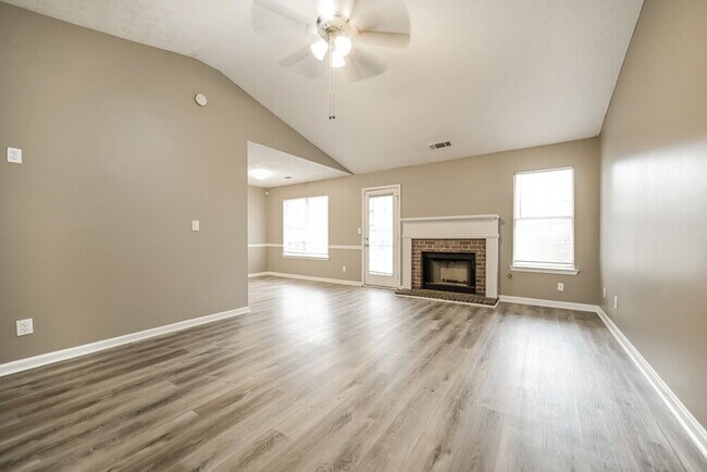 Foto del edificio - 1001 Maple Leaf Ridge