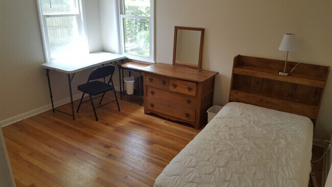 Building Photo - Spacious Home For Rent!