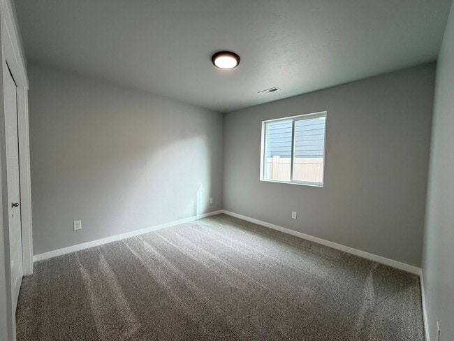 Building Photo - Brand new 3 bed 2 bath home with bonus roo...