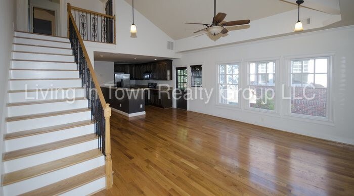 Foto principal - 685 Penn Ave NE