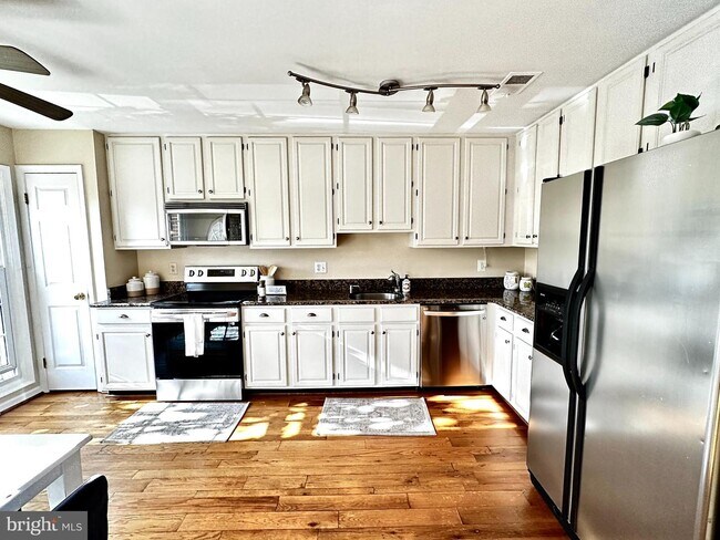 Building Photo - 7027 Chesley Search Way