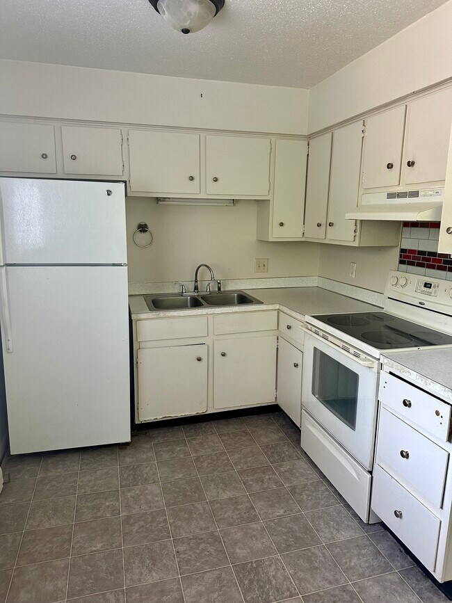 Building Photo - 3601 Bernice Dr