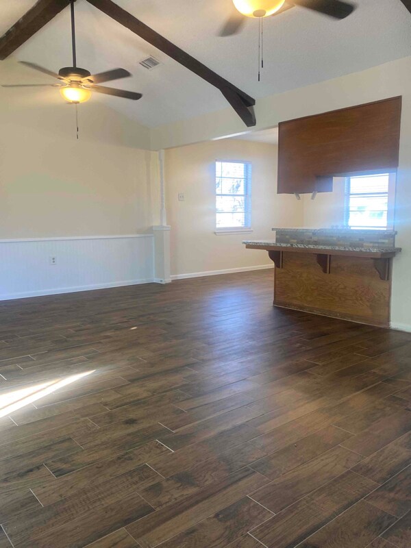 Building Photo - 204 S Norma Dr
