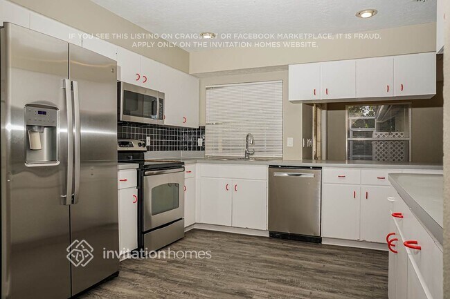 Building Photo - 4495 Diamond Cir E