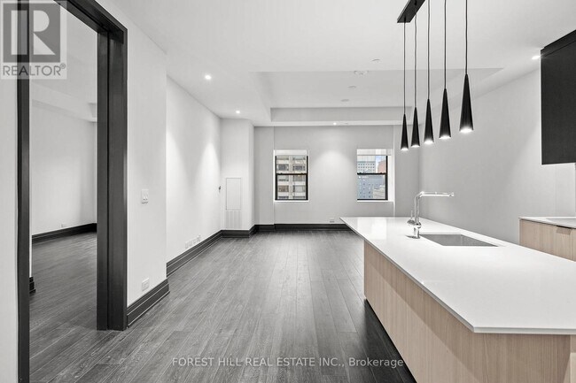 Photo du bâtiment - 2-1302 Avenue Rd