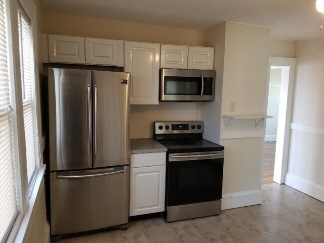 Building Photo - 25 Prentice St