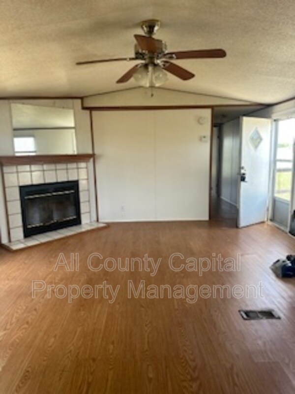 Building Photo - 222 Stockmen