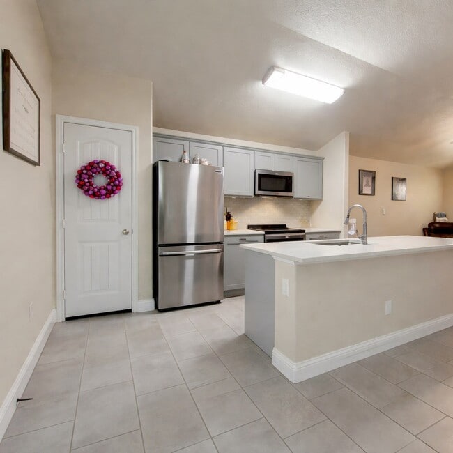 Building Photo - 1315 Yellow Rose Ct
