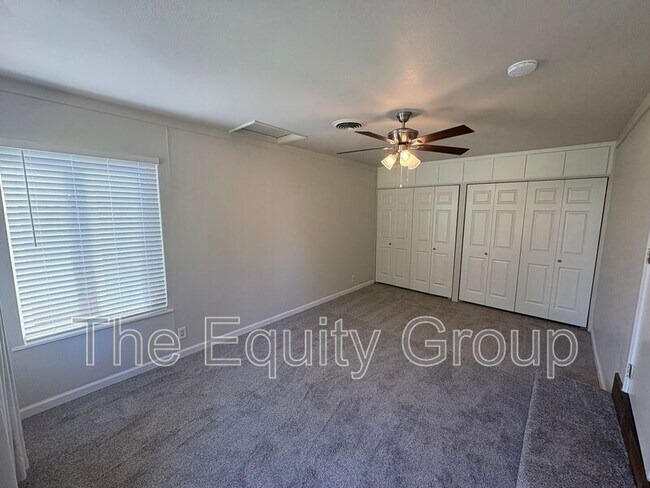 Foto del edificio - 1610 W College Ave