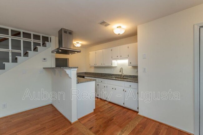 Building Photo - 239-C-1 Greene St