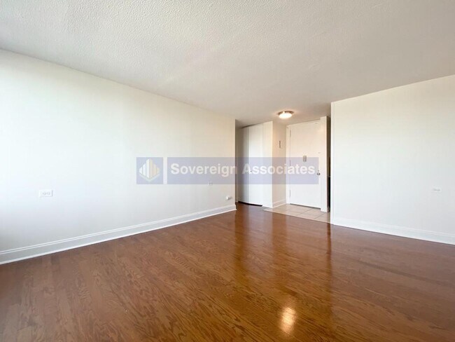 Foto del edificio - 3333 Broadway