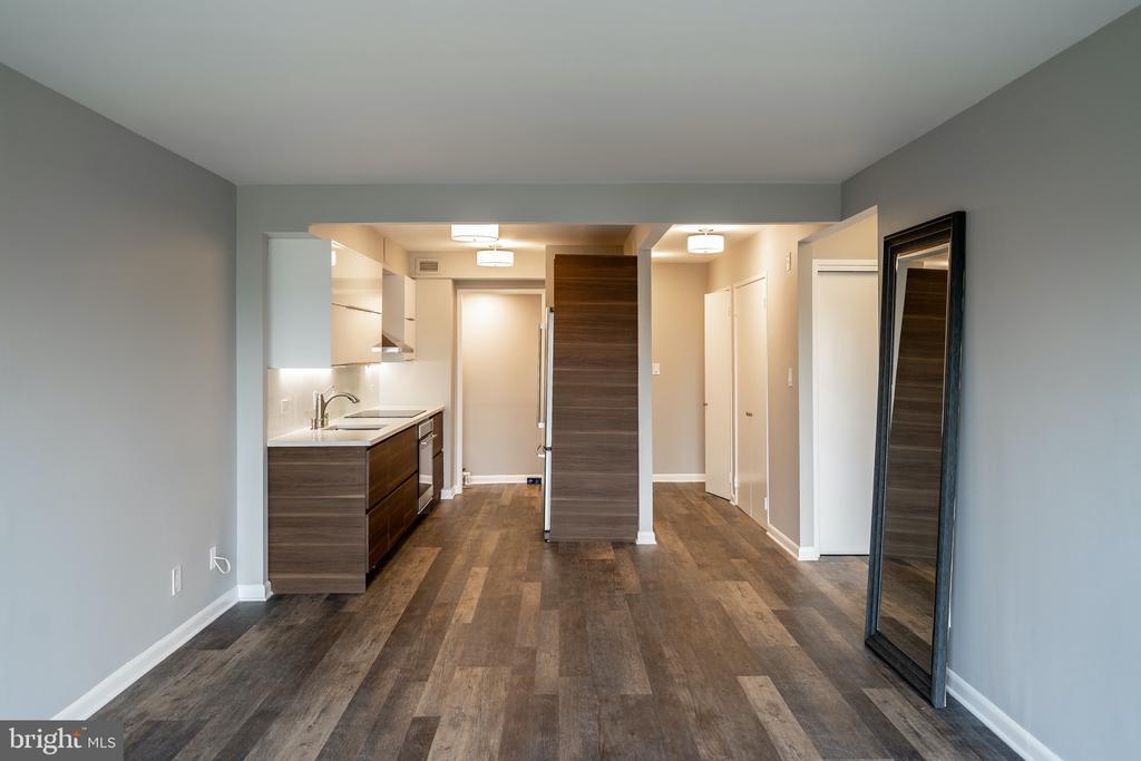 Foto principal - 1001 26th St NW