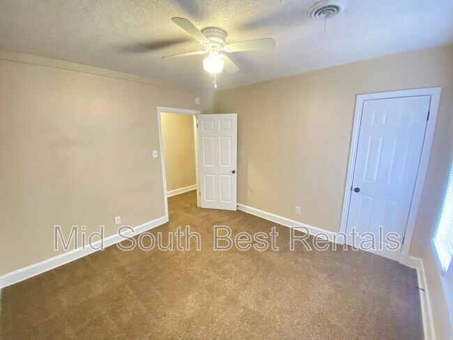 Foto del edificio - 3194 Hardin Ave