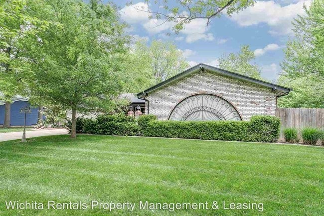 Building Photo - 1112 N Dry Creek Dr