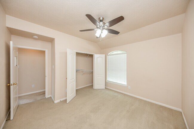 Foto del edificio - 14203 Alamosa Ct