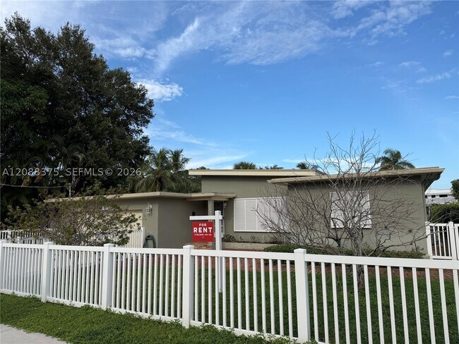 Foto del edificio - 800 SW 8th St