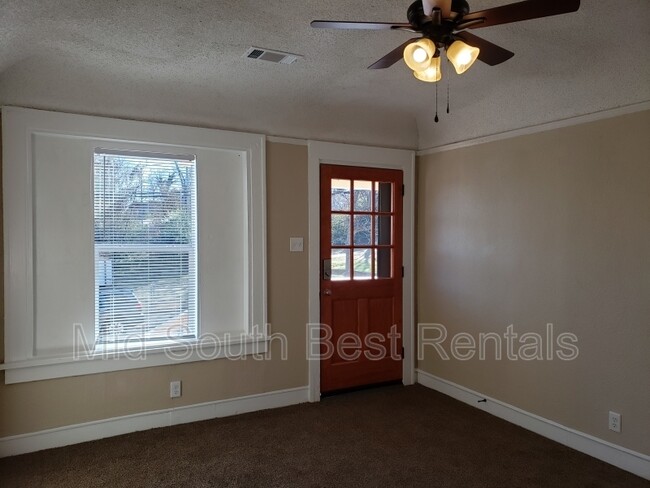Foto del edificio - 1510 W 26th St