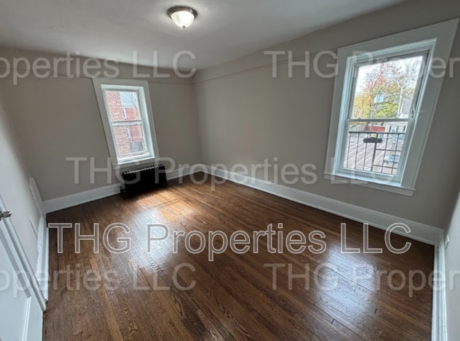 Building Photo - 490 Tremont Ave