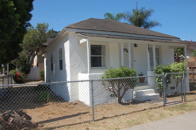 Foto del edificio - Renovated Two Bedroom House