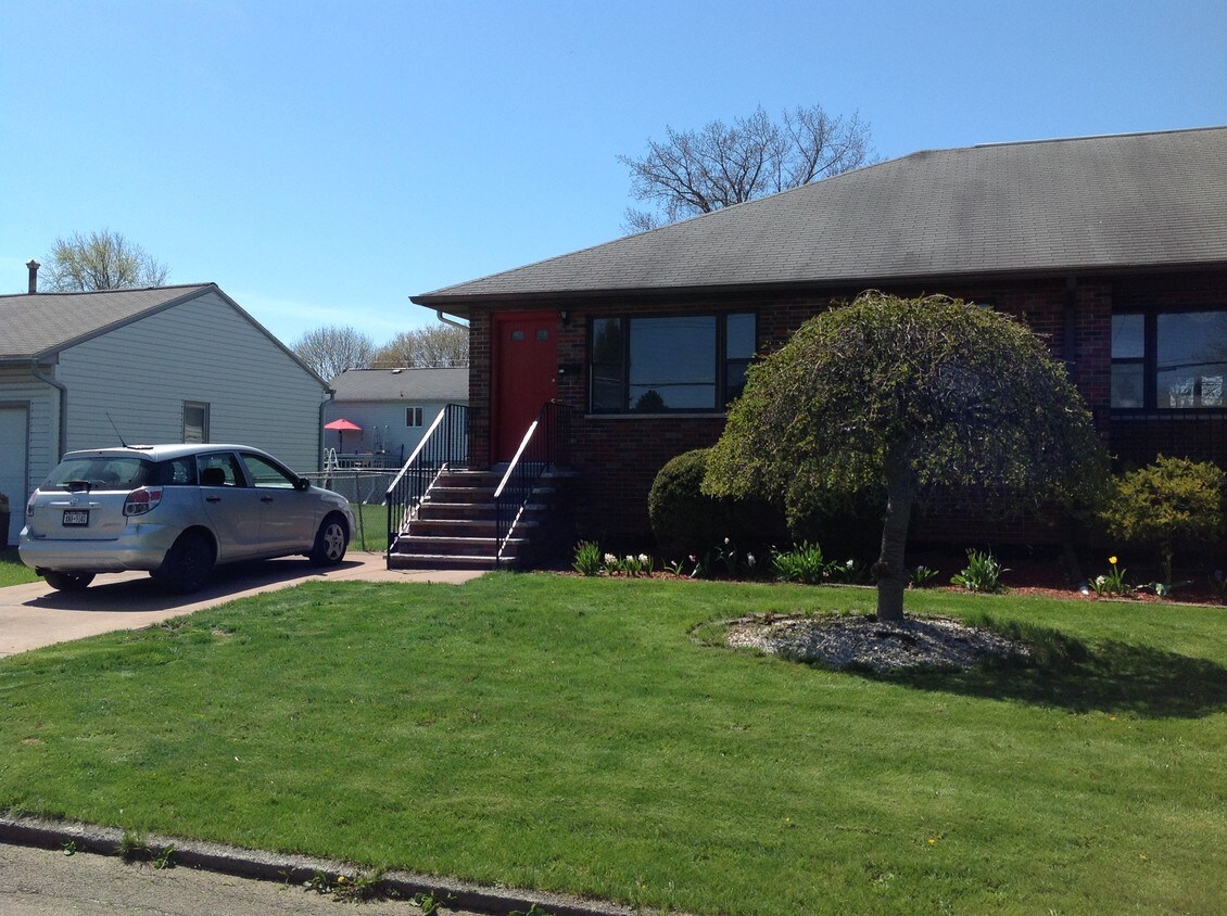 Primary Photo - 313 Snyder Ave