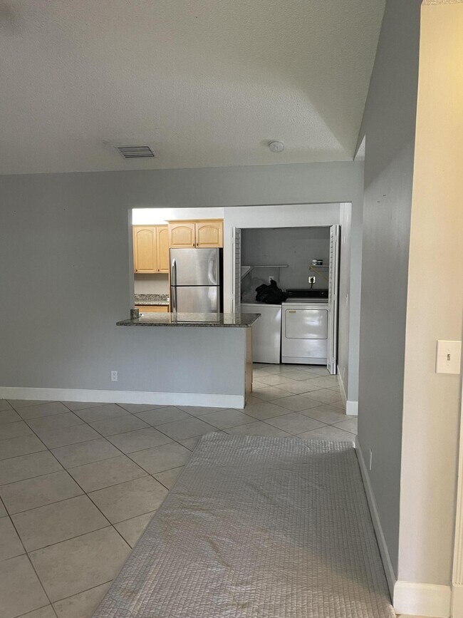Foto del edificio - 9037 SE Hobe Ridge Ave