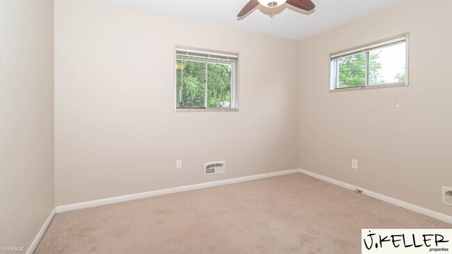 Building Photo - 3 br, 1 bath House - 321 Pauline Blvd