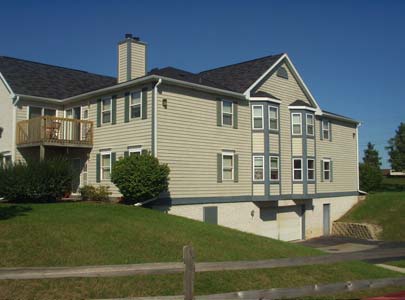 Building Photo - River Park Meadows