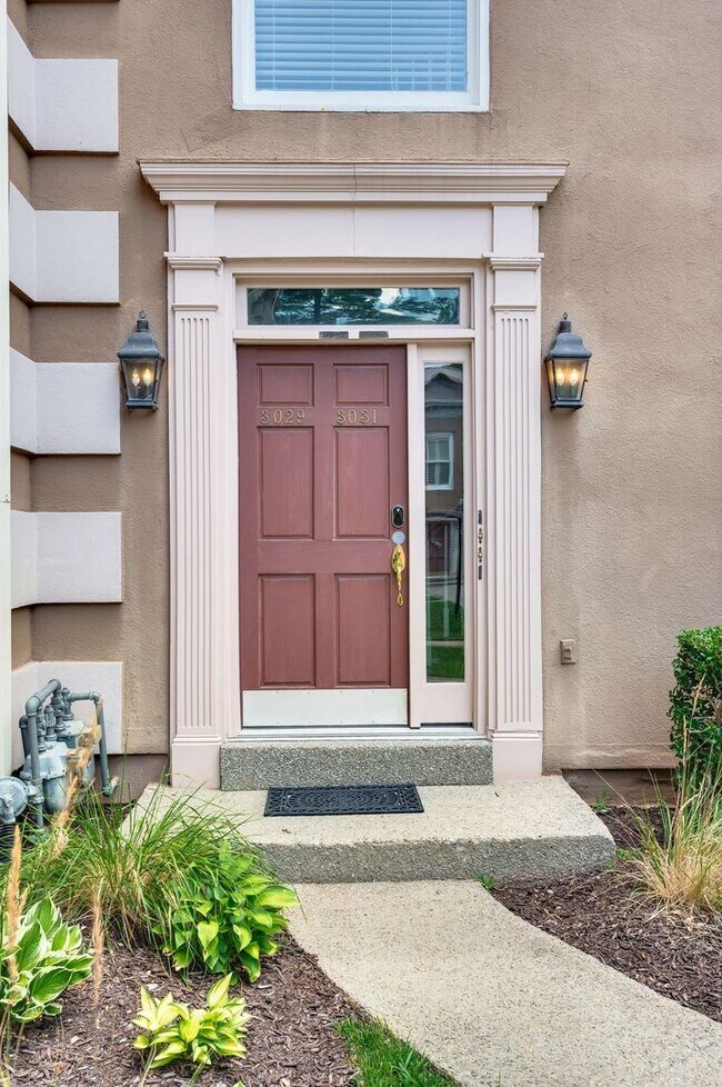 Foto del edificio - Charming 2BR/2BA condo in Green Hills!