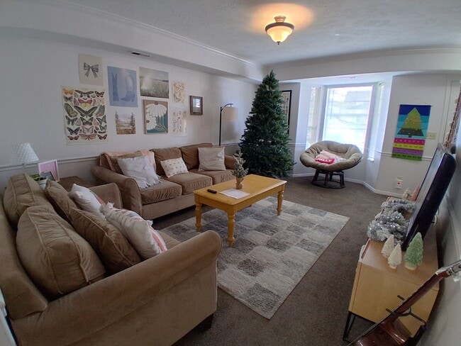 Building Photo - 588 N 500 E