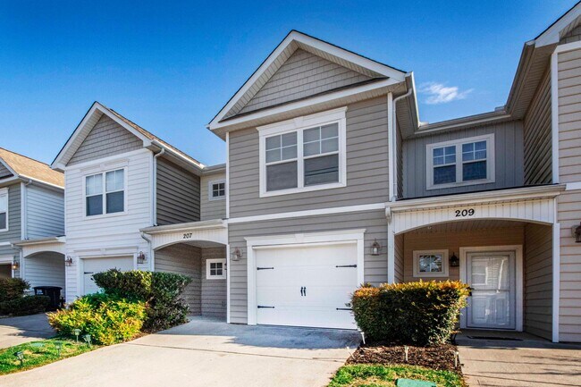 Building Photo - Seymour 37865 - 2 bedroom, 2.5 bath condo ...