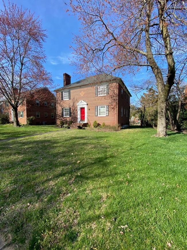 Foto del edificio - 3910 Cary Street Rd