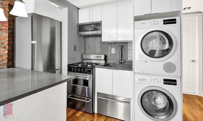 Building Photo - 2 br, 1 bath House - 124 Mulberry St 18