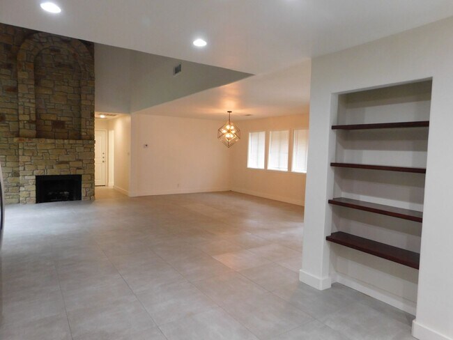 Building Photo - NORTHWEST ESTATES - SFH