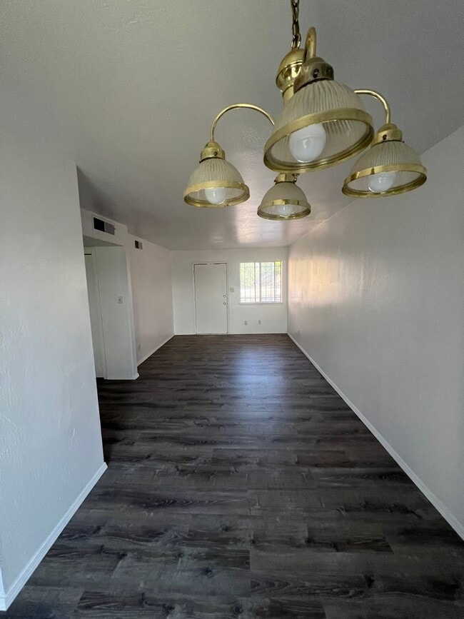 Foto del edificio - 1213 Dickerson Dr SE