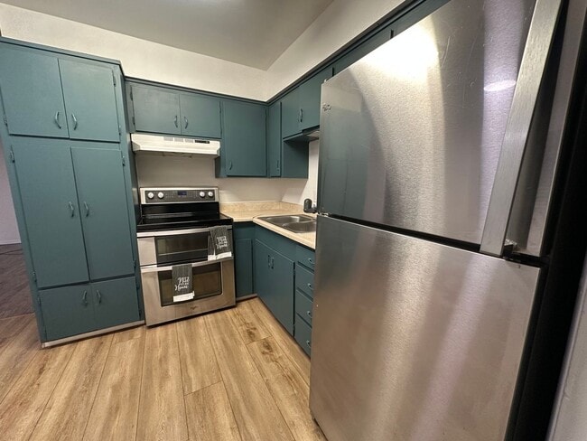 Foto del edificio - 3735 Tamarack Ave