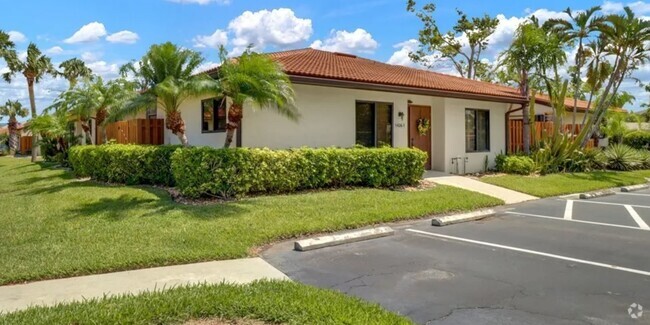 Building Photo - 1426 Park Shore Cir