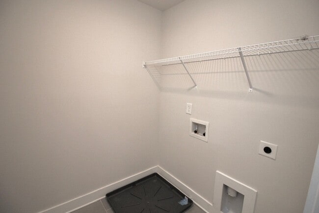 Building Photo - 35 Beachley Pl