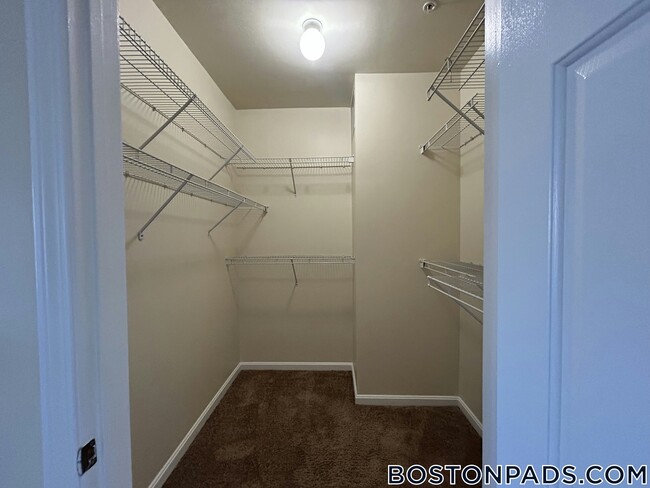 Building Photo - 311 Lowell St