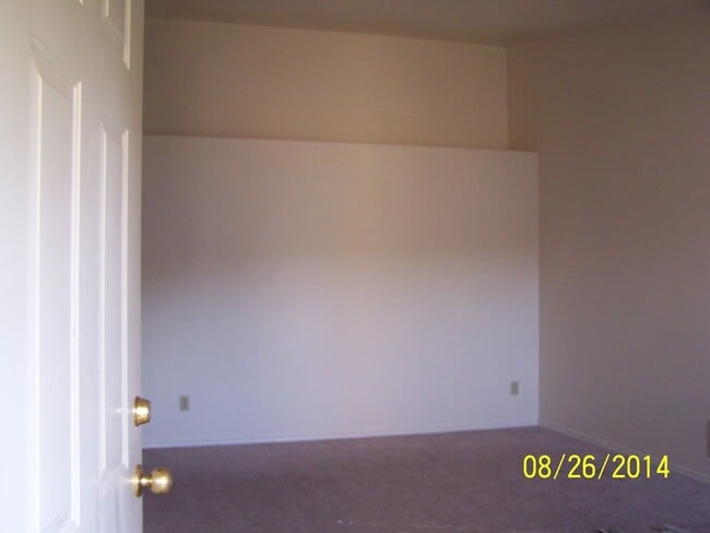 Foto del edificio - 740 Benjamin Ave