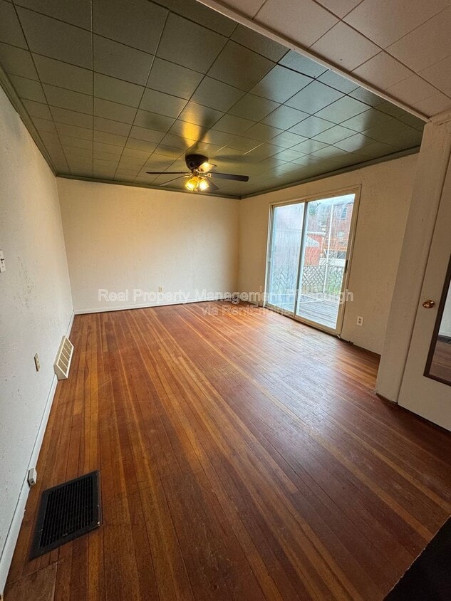 Photo - 2837 Capitol Street