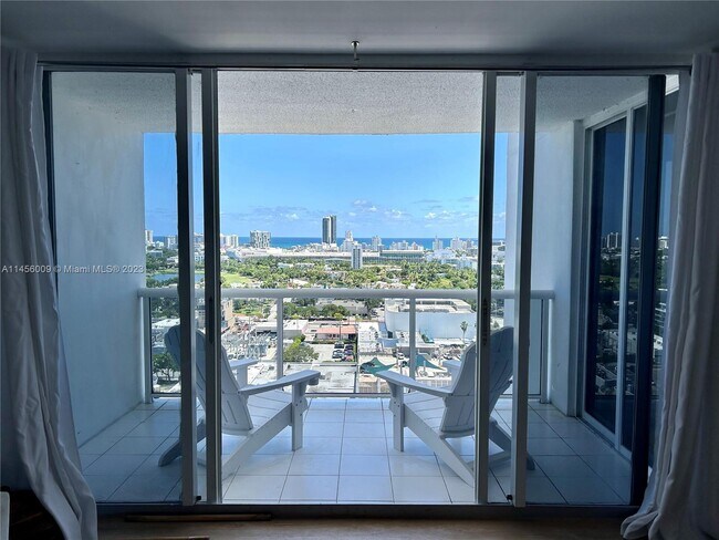 Foto del edificio - 1800 Sunset Harbour Dr