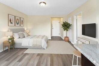 Building Photo - 210 Woodcliff Ave