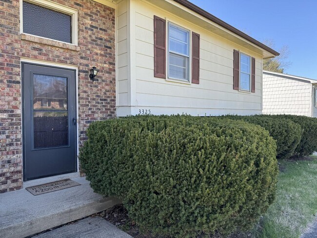 Foto del edificio - 3325 Wood Valley Ct