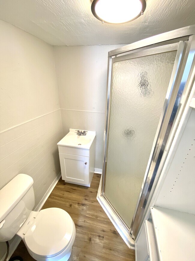 Building Photo - 906 Vine St