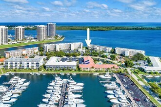 Building Photo - 52 Yacht Club Dr