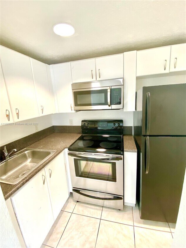 Primary Photo - 7326 Collins Ave