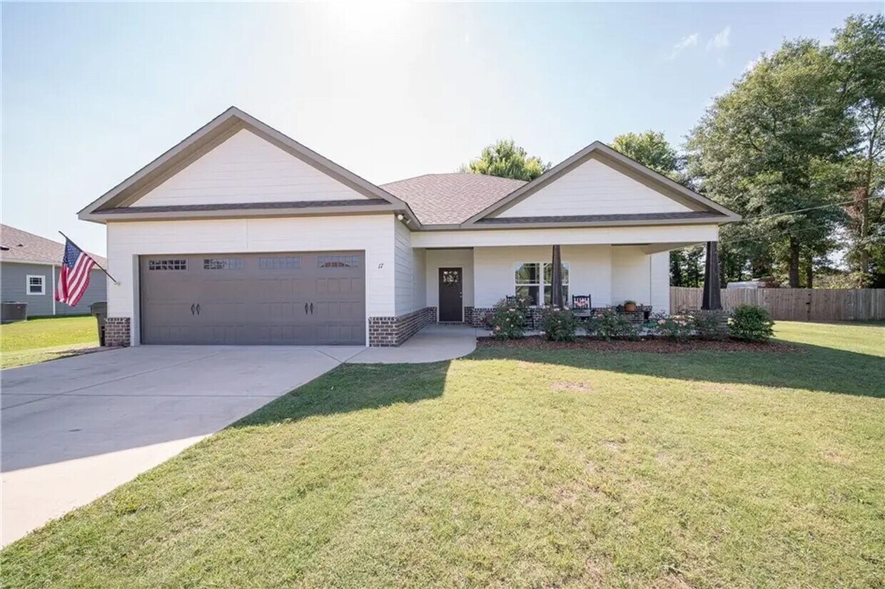 17 Eagle Nest Dr, Fort Mitchell, AL 36856 House Rental in Fort